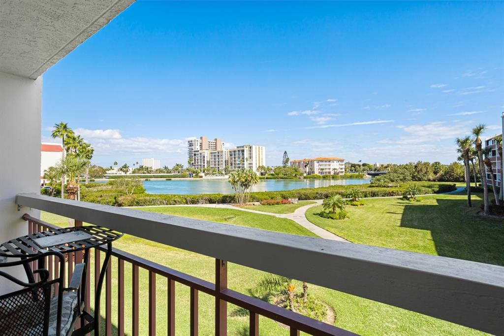 7893 SAILBOAT KEY BOULEVARD S UNIT 202 SOUTH PASADENA, FL 33707