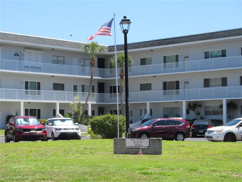 2001 WORLD PARKWAY BOULEVARD UNIT 49 CLEARWATER, FL 33763