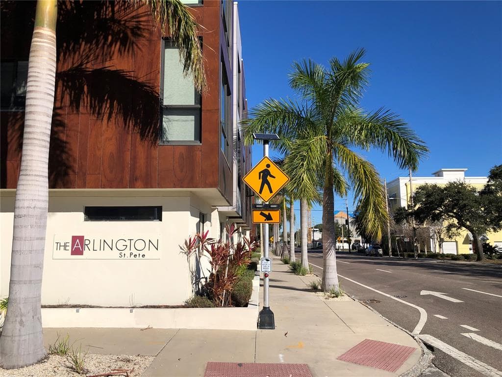 124 8TH STREET N ST PETERSBURG, FL 33701