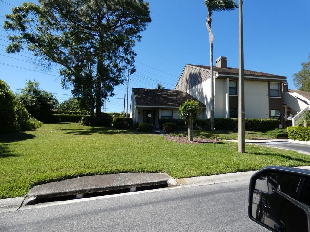2825 COUNTRYBROOK DRIVE UNIT 11 PALM HARBOR, FL 34684