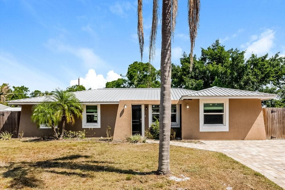 5045 SILK OAK DRIVE SARASOTA, FL 34232