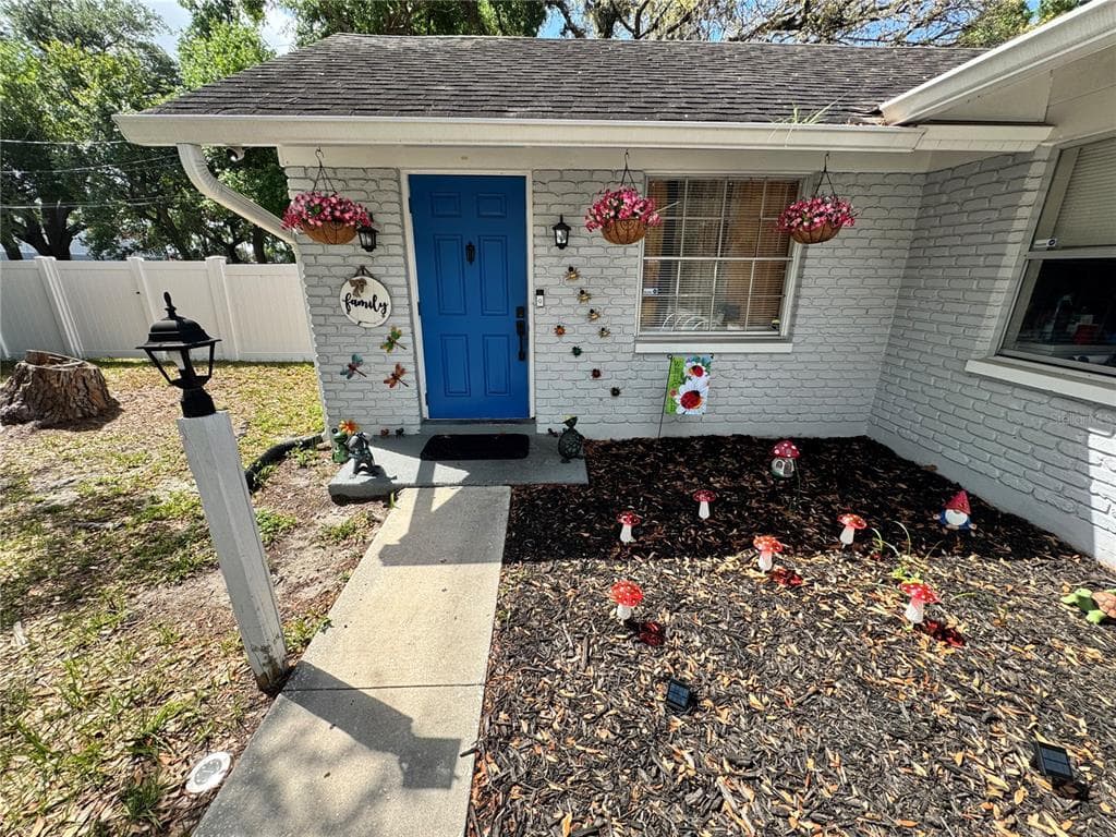 1407 COLLEGE PARK LANE TAMPA, FL 33612