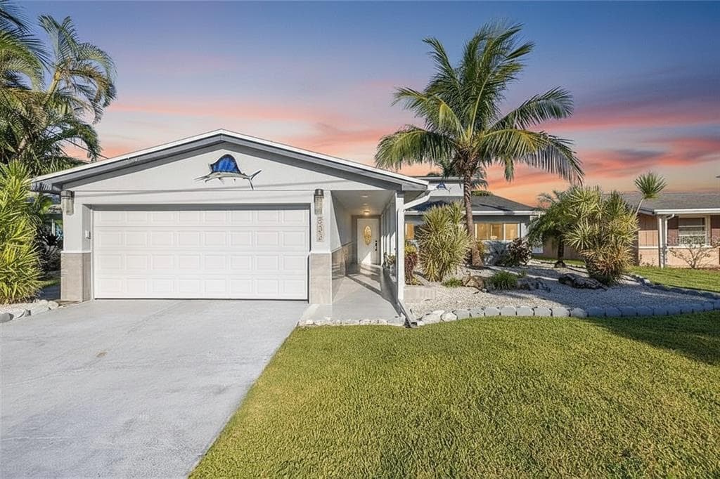533 LILLIAN DRIVE MADEIRA BEACH, FL 33708