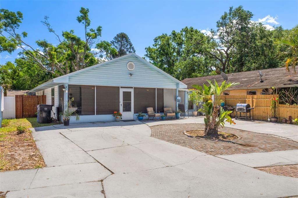 3105 GORDON COURT TAMPA, FL 33619