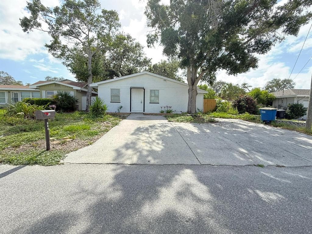112 N BETTY LANE CLEARWATER, FL 33755
