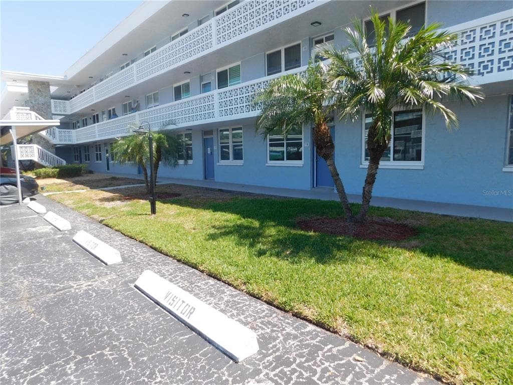 4715 BAY STREET NE UNIT 119 ST PETERSBURG, FL 33703