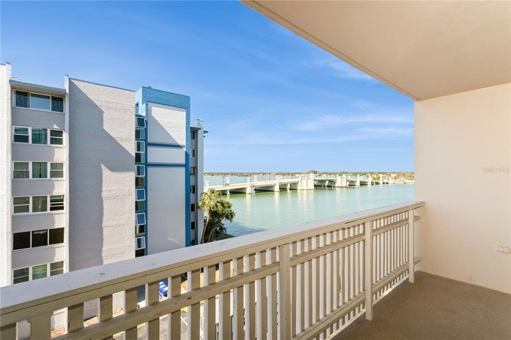 450 TREASURE ISLAND CAUSEWAY UNIT 505 TREASURE ISLAND, FL 33706