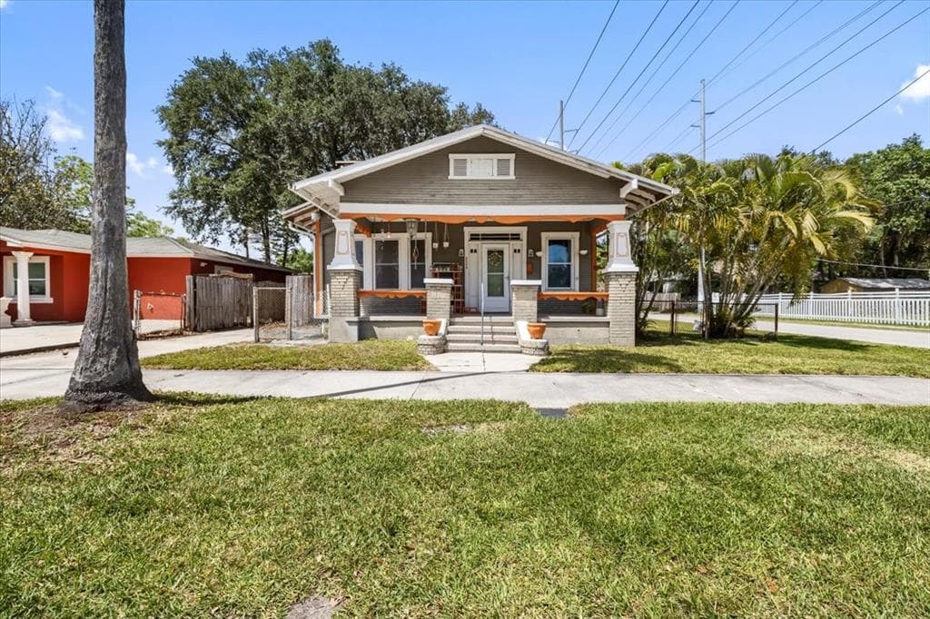 2224 GORDON STREET