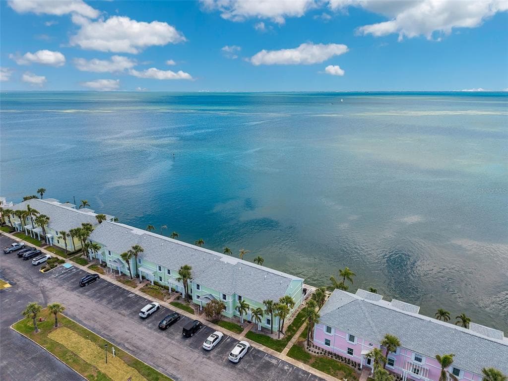 4768 COQUINA KEY DRIVE SE ST PETERSBURG, FL 33705