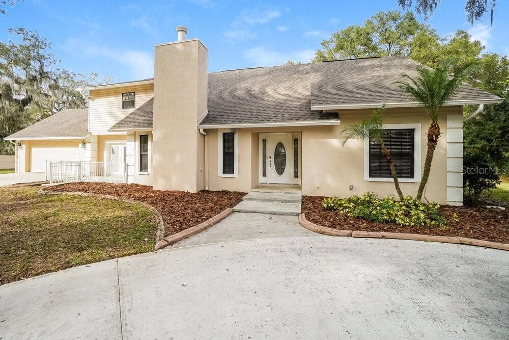 126 GOINS DRIVE SEFFNER, FL 33584