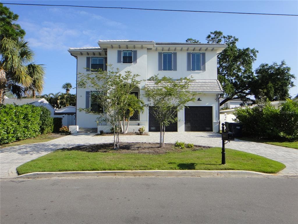 5009 W LONGFELLOW AVENUE TAMPA, FL 33629