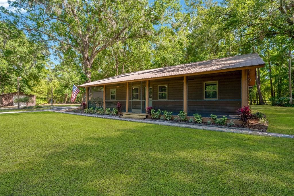 4221 BRACKWOOD ROAD SEFFNER, FL 33584