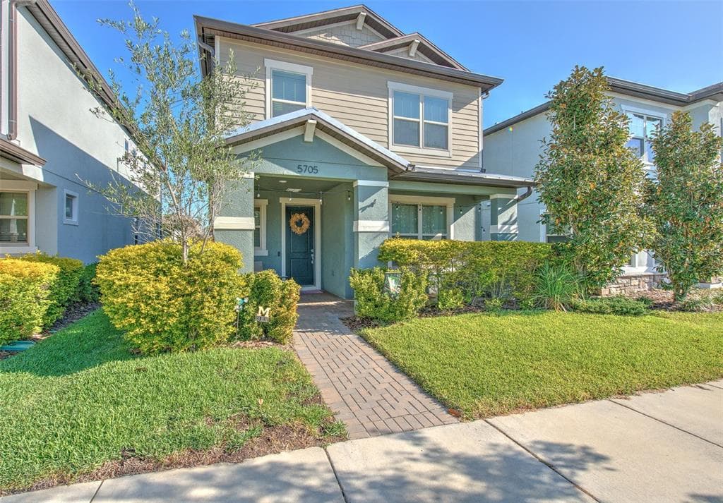 5705 VILLAGE CENTER DRIVE LITHIA, FL 33547