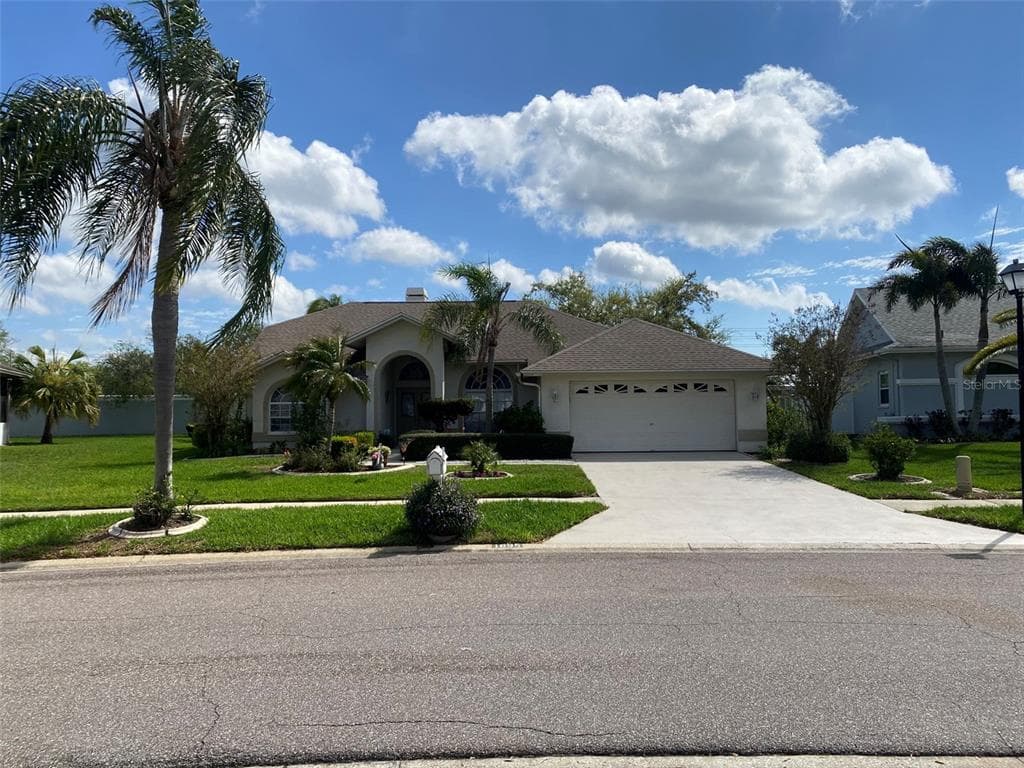 1695 STABLE TRAIL PALM HARBOR, FL 34685