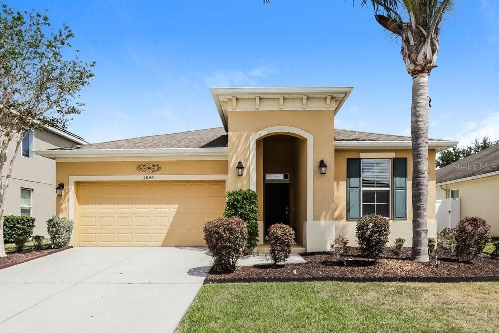 1848 SKYVIEW DRIVE AUBURNDALE, FL 33823