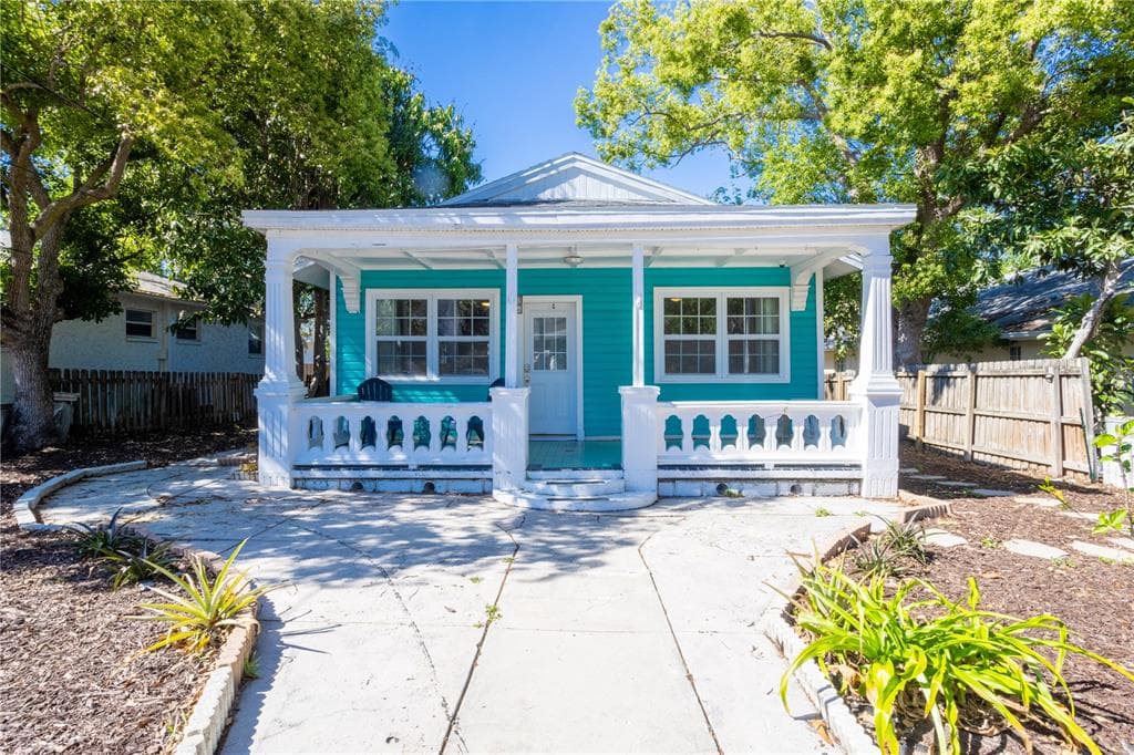 56 W PARK STREET TARPON SPRINGS, FL 34689