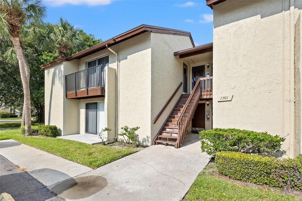 4215 E BAY DRIVE UNIT 1701H CLEARWATER, FL 33764