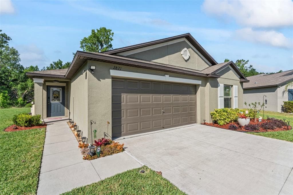2821 LYTTON HALL DRIVE ZEPHYRHILLS, FL 33540