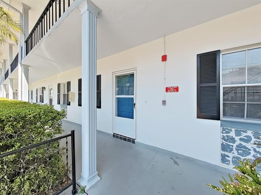 100 GLENNES LANE UNIT 108 DUNEDIN, FL 34698