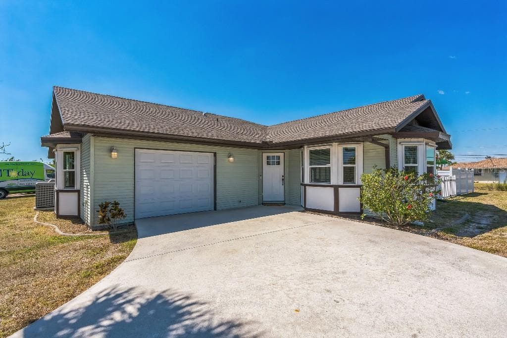 10526 DEERWOOD AVENUE ENGLEWOOD, FL 34224