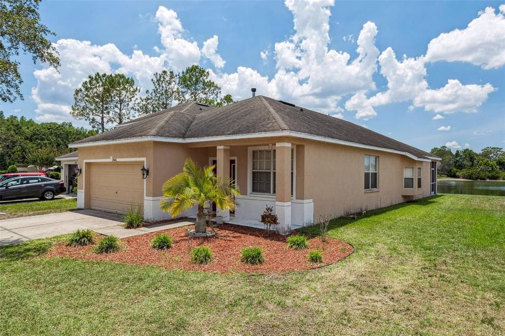20606 WHITEWOOD WAY TAMPA, FL 33647