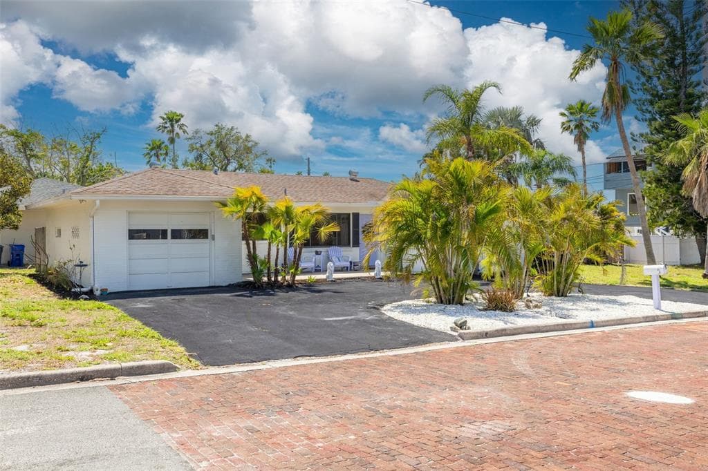 225 CEVERA DRIVE DUNEDIN, FL 34698