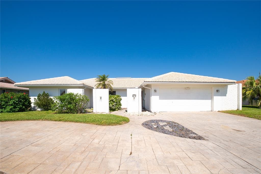 2015 HAWAII AVENUE NE ST PETERSBURG, FL 33703