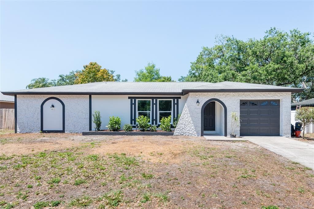 702 BRIARCLIFF DRIVE VALRICO, FL 33594