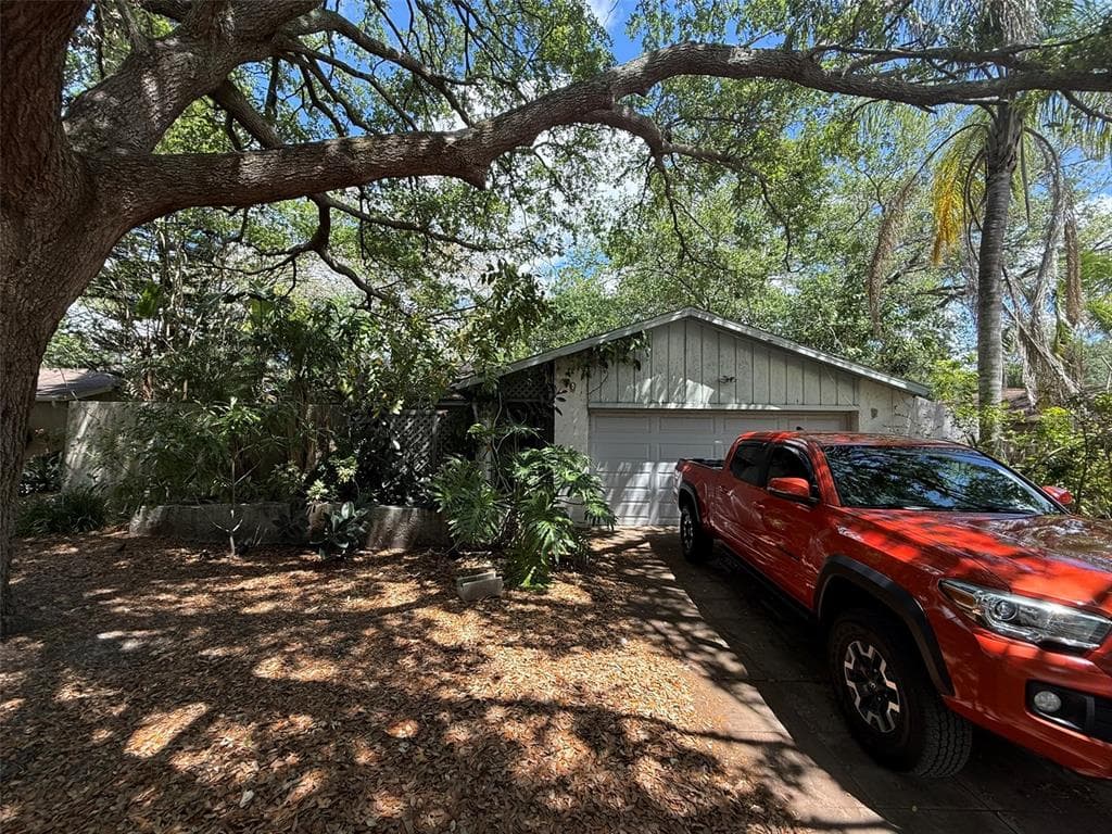 5517 PENTAIL CIRCLE TAMPA, FL 33625