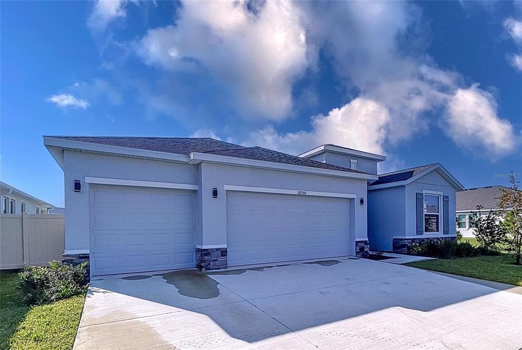 10703 BRIDGEGATE HEIGHTS LOOP SAN ANTONIO, FL 33576
