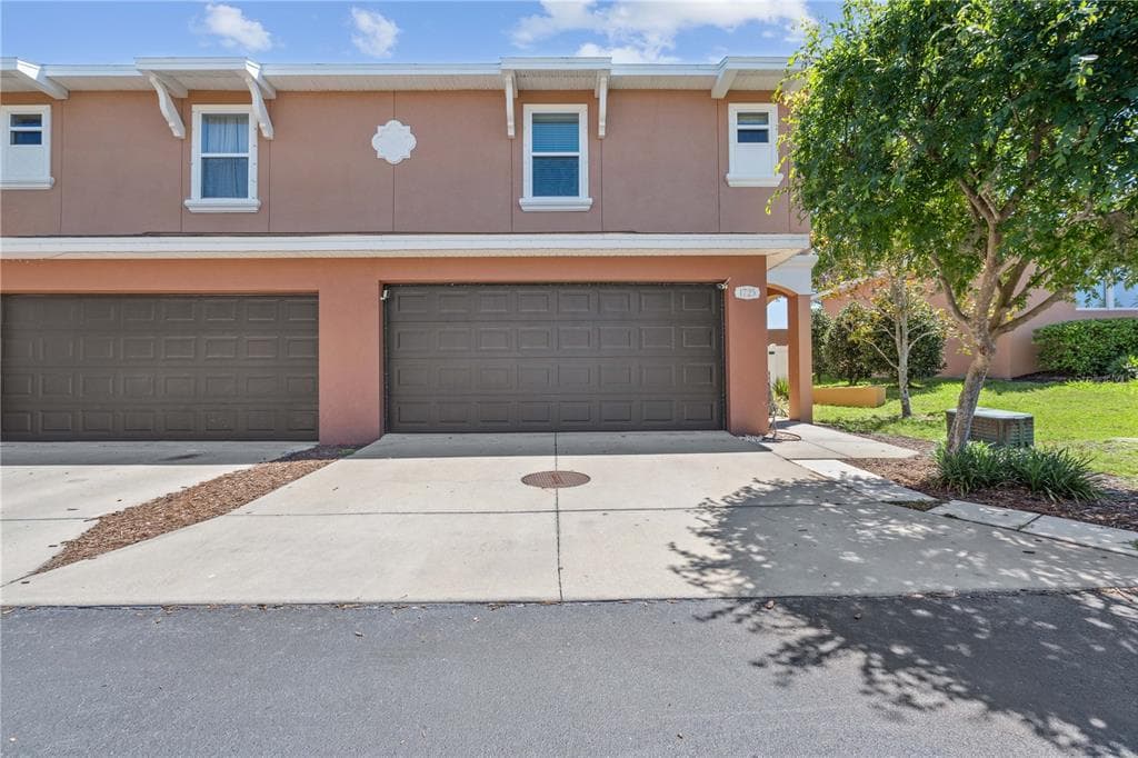 1725 SOMMARIE WAY TARPON SPRINGS, FL 34689
