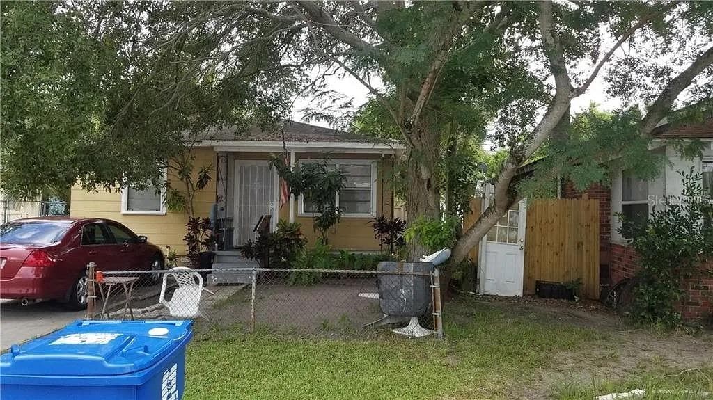 2542 IRVING AVENUE S ST PETERSBURG, FL 33712
