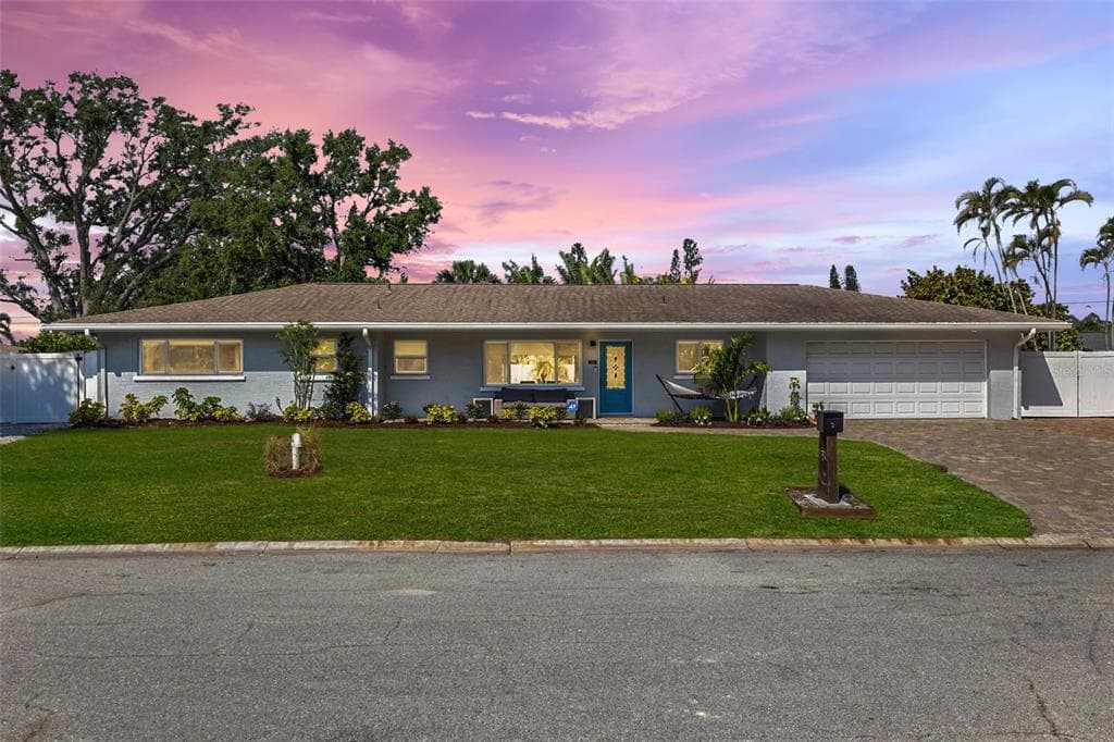 2202 ALPINE AVENUE SARASOTA, FL 34239