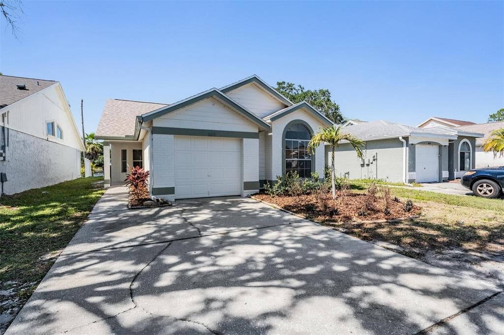 11639 SUNSHINE POND ROAD TAMPA, FL 33635