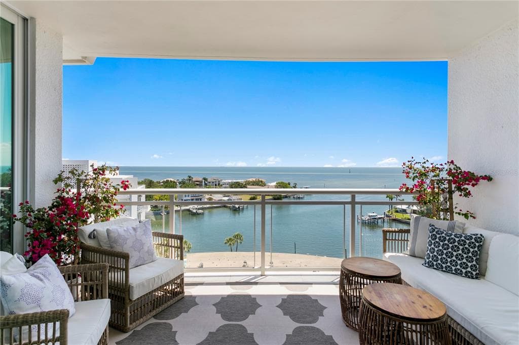1325 SNELL ISLE BOULEVARD NE UNIT 911
