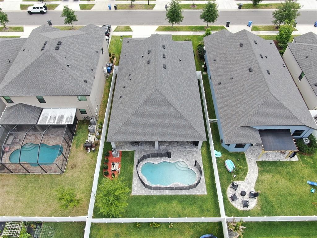 1209 FLORABLU DRIVE SEFFNER, FL 33584