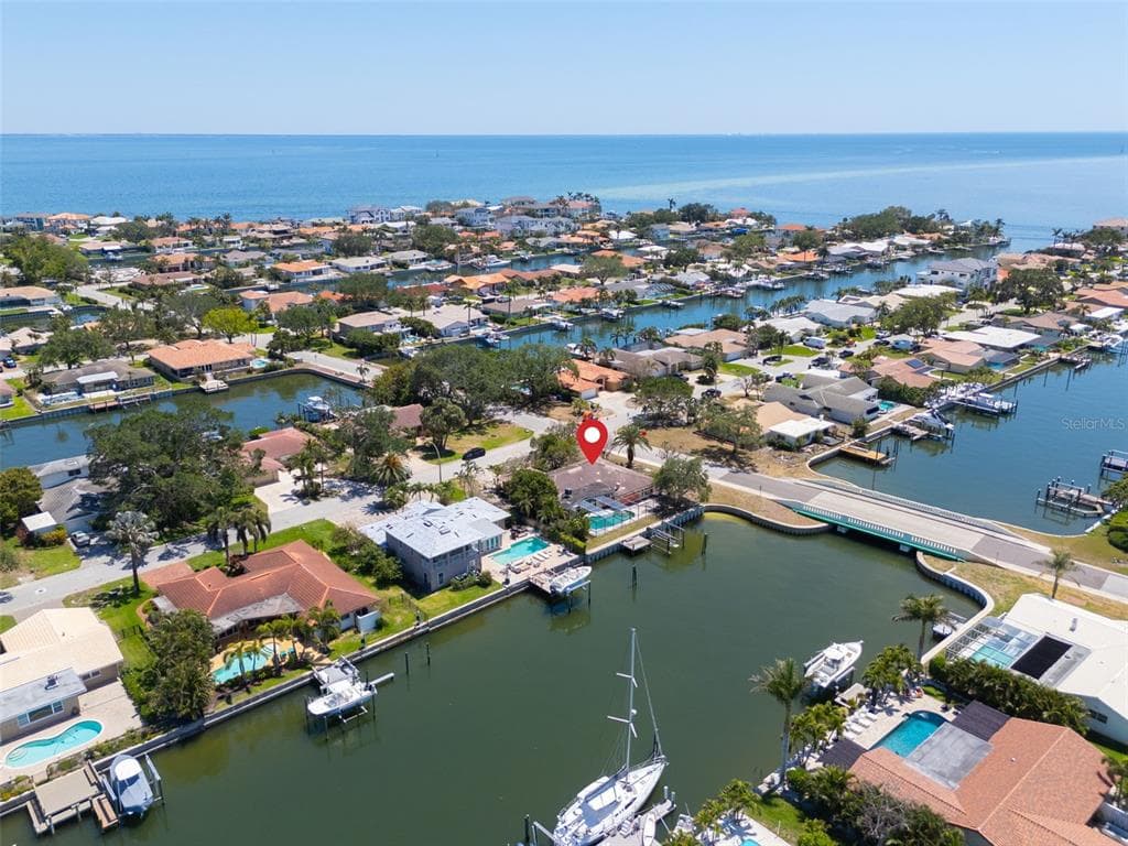 2001 IOWA AVENUE NE ST PETERSBURG, FL 33703
