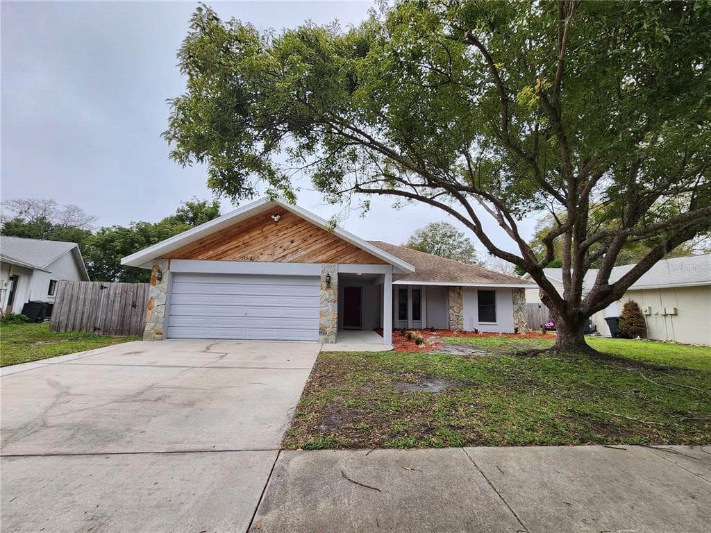 12312 GOLDEN OAK CIRCLE HUDSON, FL 34669