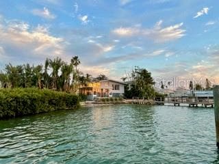 712 SUNSET COVE