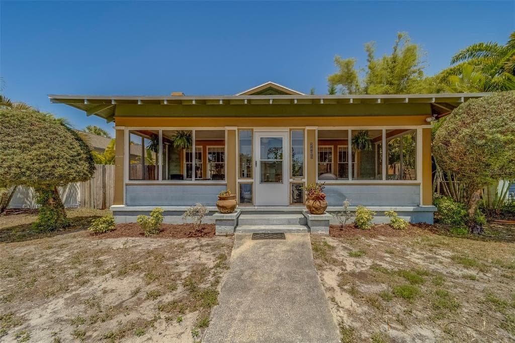2835 DARTMOUTH AVENUE N ST PETERSBURG, FL 33713
