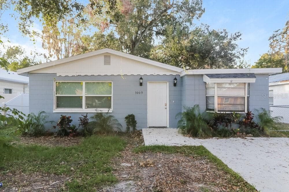 3009 E CARACAS STREET TAMPA, FL 33610