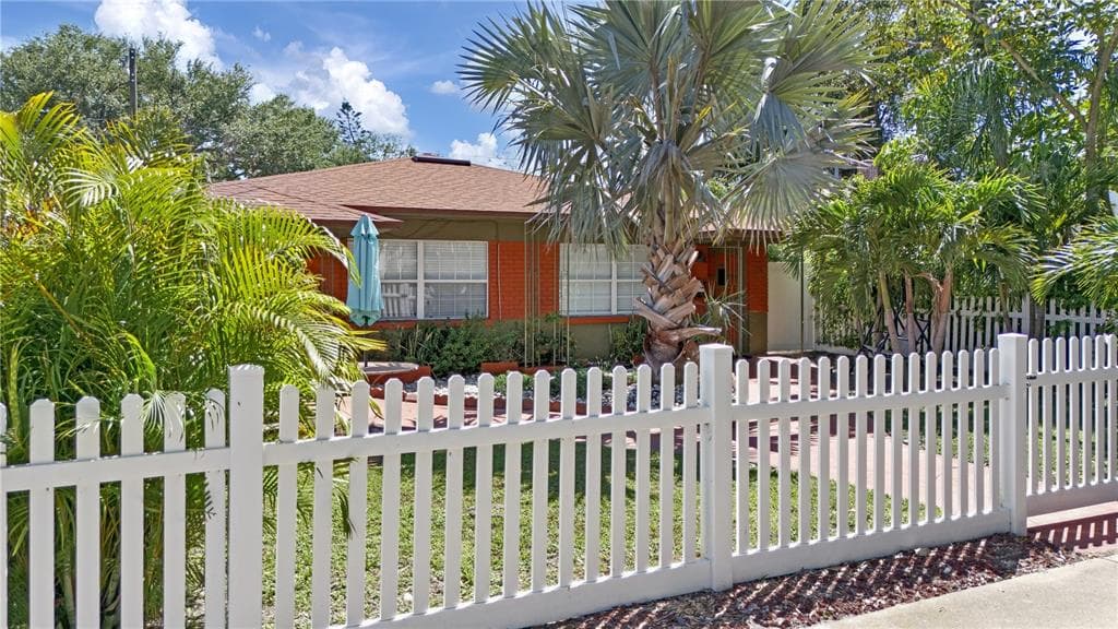 2016 2ND AVENUE N ST PETERSBURG, FL 33713