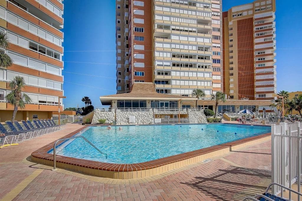 17900 GULF BOULEVARD UNIT 13E REDINGTON SHORES, FL 33708