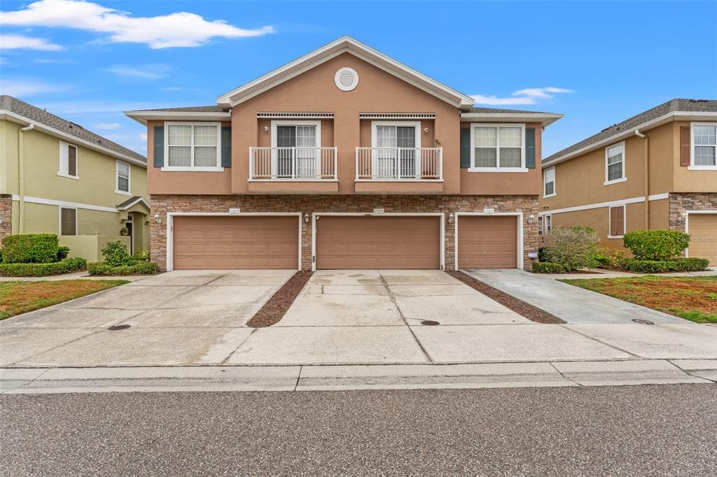 569 52ND AVENUE N ST PETERSBURG, FL 33703
