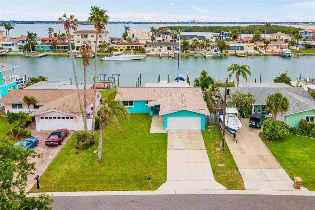 525 LILLIAN DRIVE MADEIRA BEACH, FL 33708