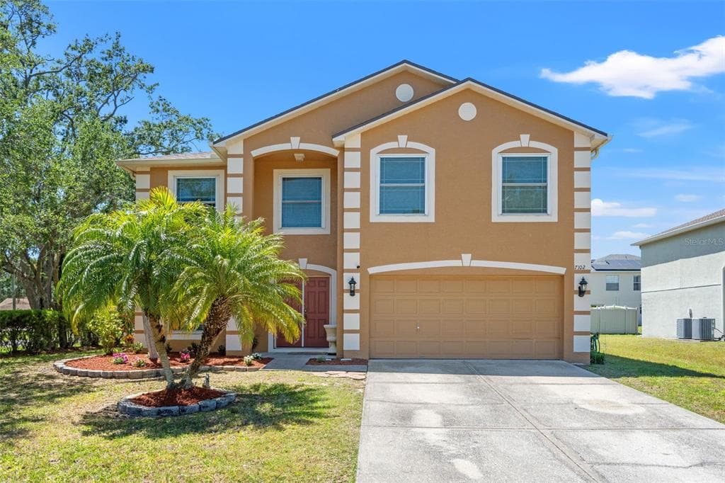 7102 W CREEK DRIVE TAMPA, FL 33615