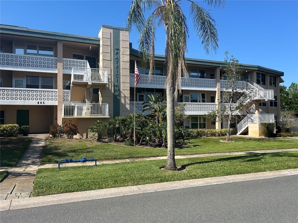 445 32ND AVENUE N UNIT E109 ST PETERSBURG, FL 33704