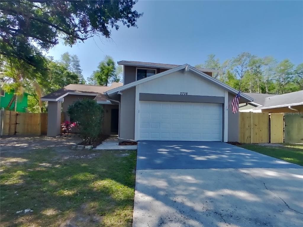 2738 LAKEVILLE DRIVE TAMPA, FL 33618