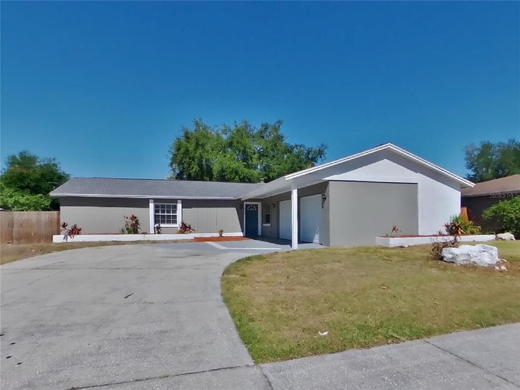 1533 TWIN PALMS LOOP LUTZ, FL 33559