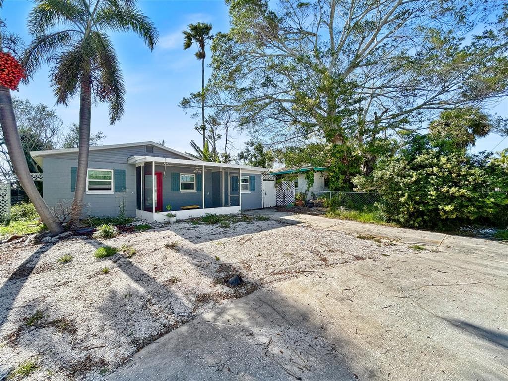 1214 BAY SHORE BOULEVARD INDIAN ROCKS BEACH, FL 33785